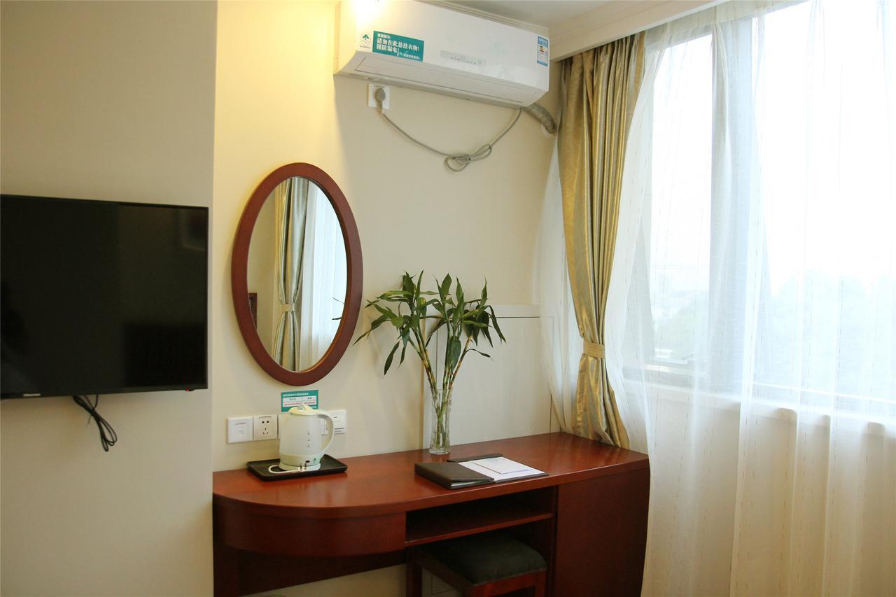 Greentree Alliance Shanghai Chongming Bayi Road Walking Street Hotel Bagian luar foto