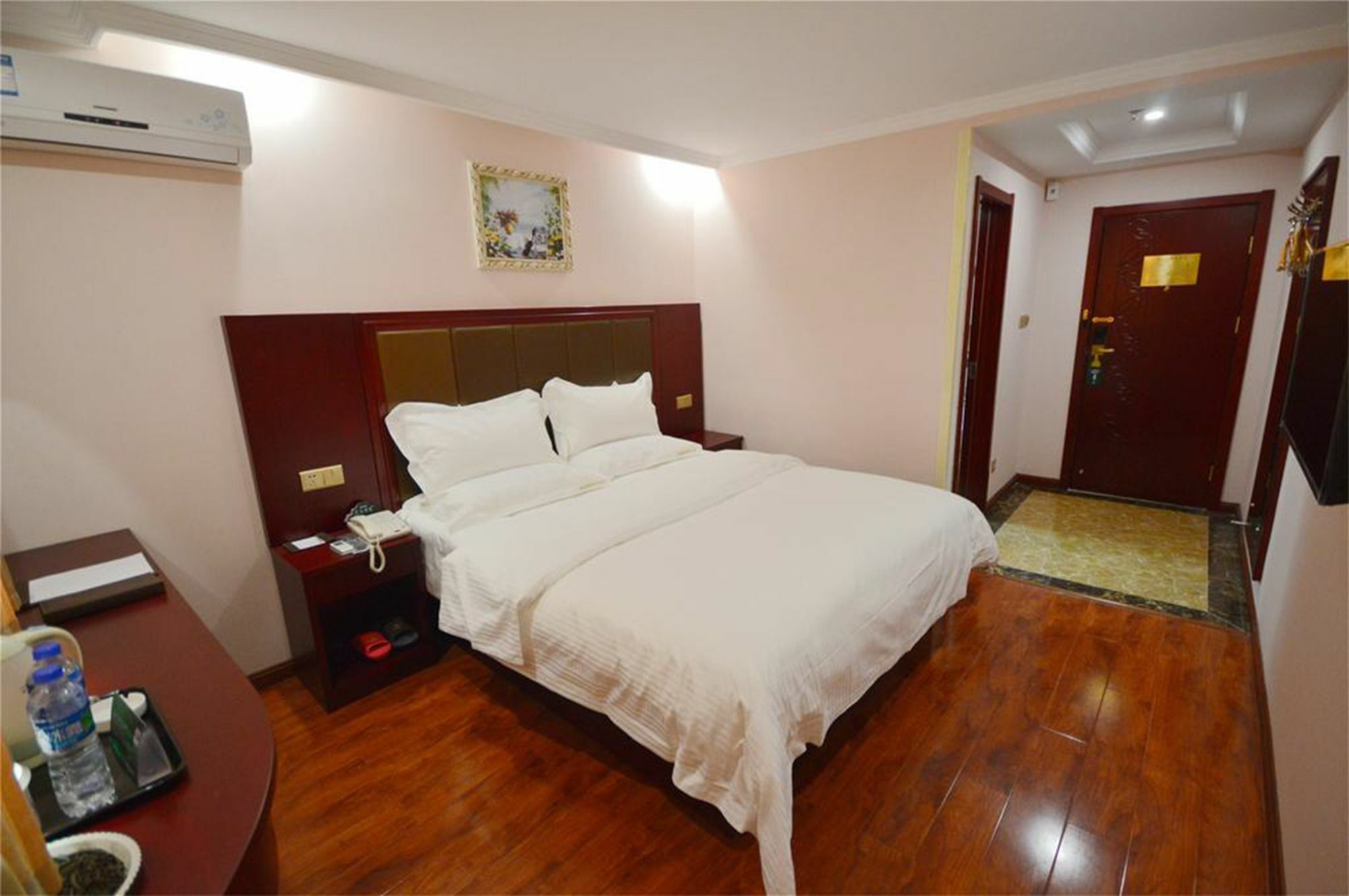 Greentree Alliance Shanghai Chongming Bayi Road Walking Street Hotel Bagian luar foto